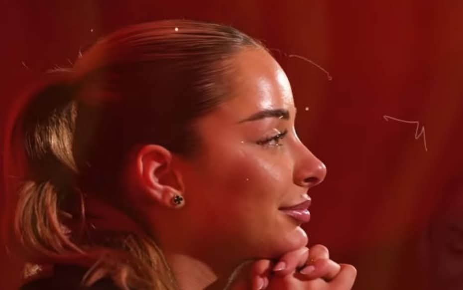 Elijona shpjegon arsyet e largimit nga familja e saj