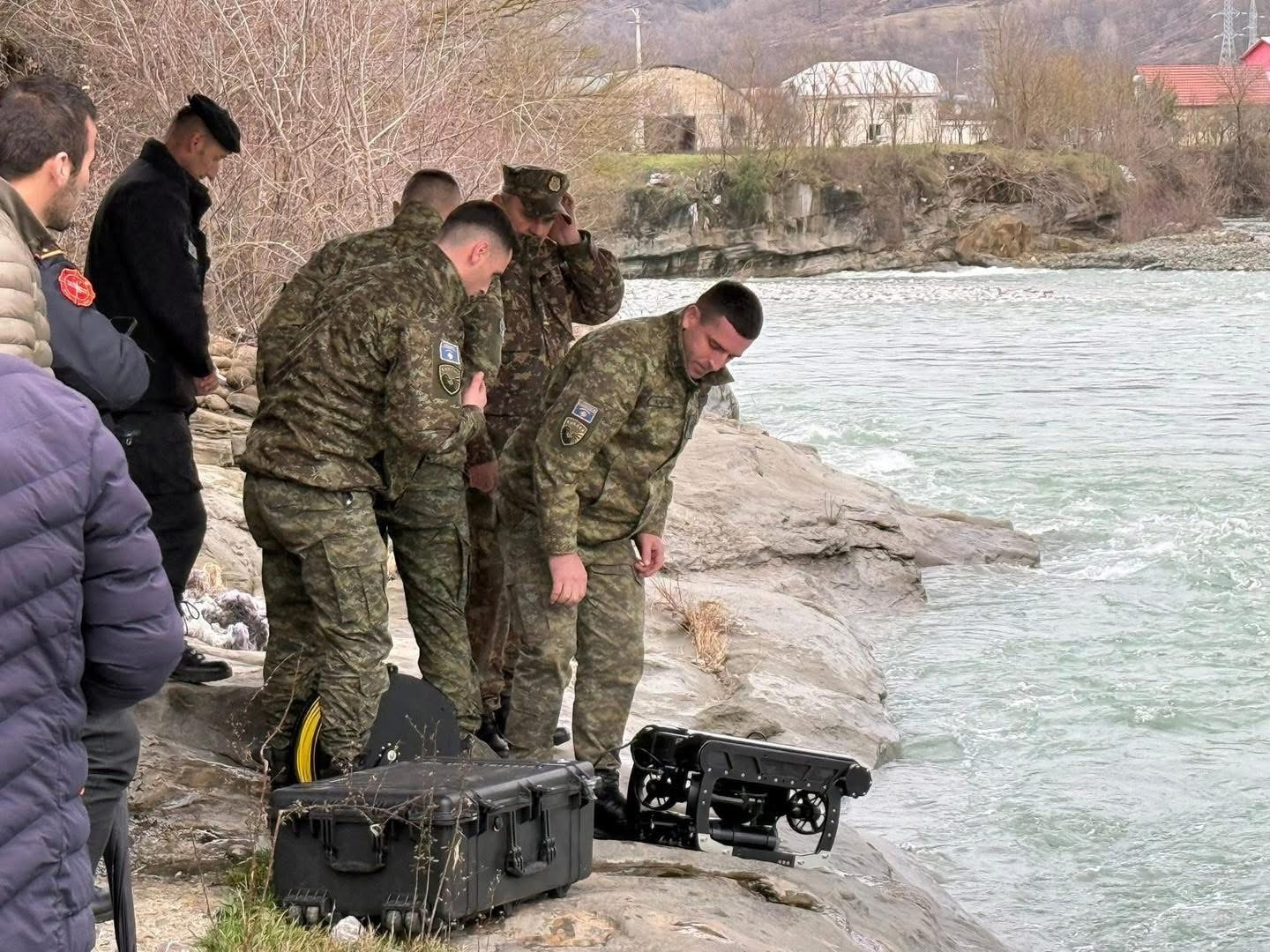 Gazetari shqiptar vlerëson FSK-në pas gjetjes së trupit Karaj
