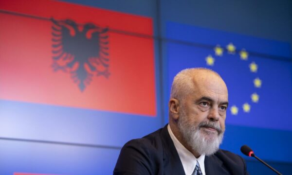 Edi Rama planifikon vizitë në Bruksel për negociatat në shkurt