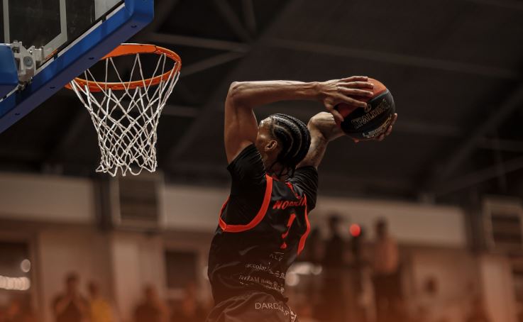 Bashkimi triumfon ndaj Yllit në derbin e basketbollit