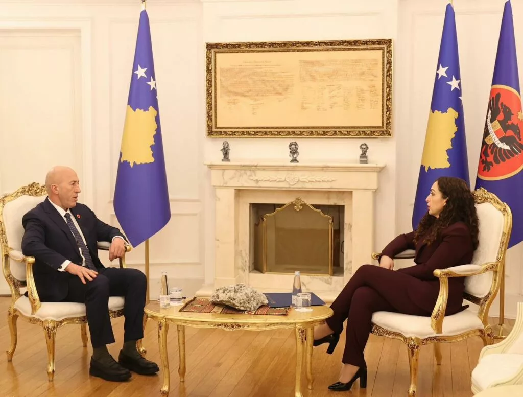 Presidentja Osmani dhe Haradinaj bisedojnë për Bordin e Paqes